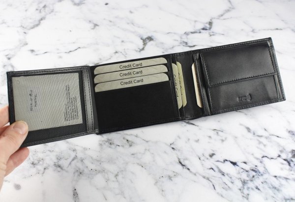 Zdjęcie przedstawiające  <strong>Mały portfel męski skórzany</strong>  851/a 67 RFID 4